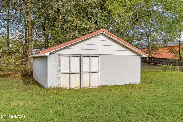 400 Warren St, Athens, TN 37303