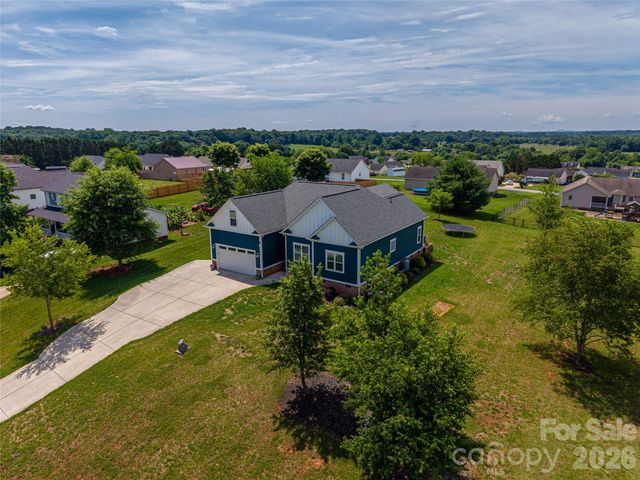 2725 Eagle Drive, Lincolnton, NC 28092