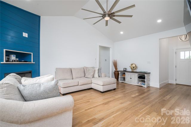 2725 Eagle Drive, Lincolnton, NC 28092