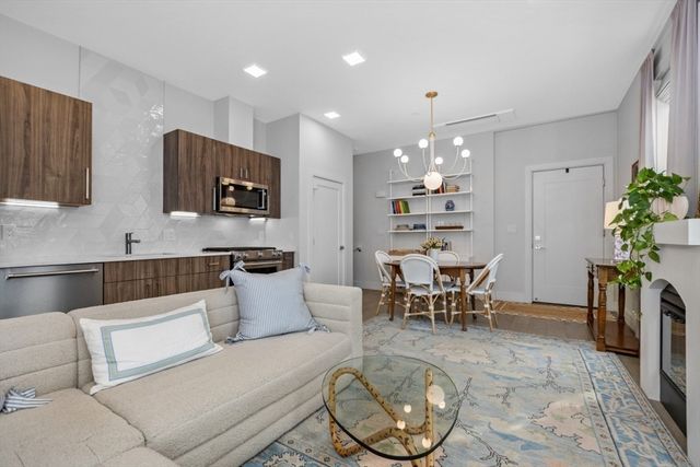 24 Rush St C, Somerville, MA 02145