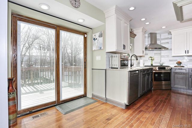 20 Alexander Drive, Washingtonville, NY 10992