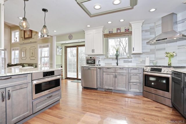 20 Alexander Drive, Washingtonville, NY 10992