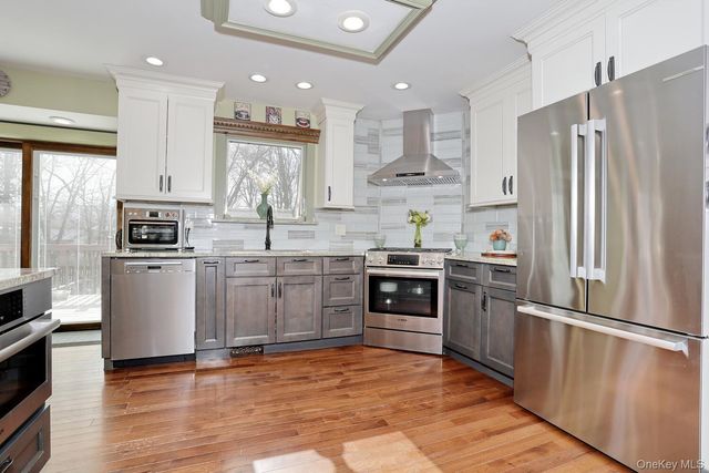 20 Alexander Drive, Washingtonville, NY 10992