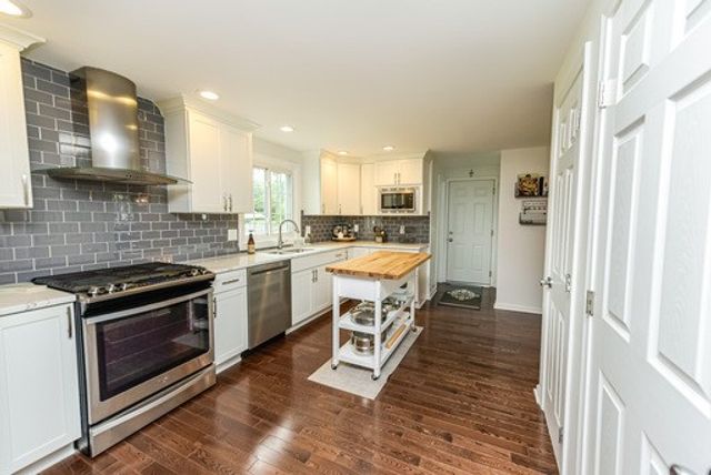 28 Stallion Circle, Greece, NY 14626