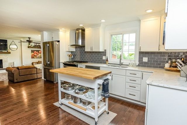 28 Stallion Circle, Greece, NY 14626