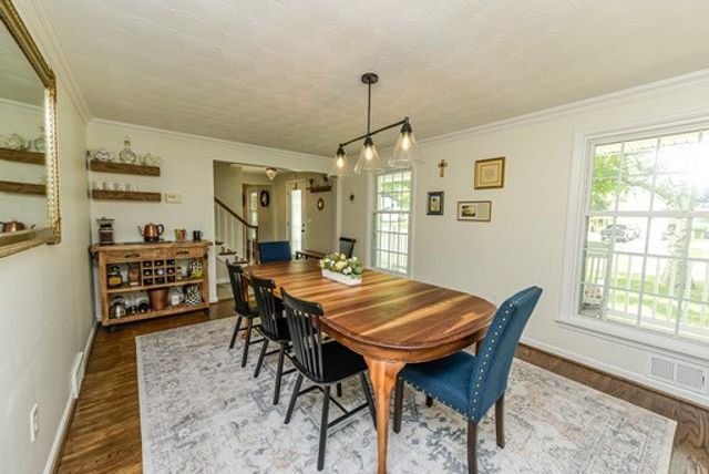 28 Stallion Circle, Greece, NY 14626