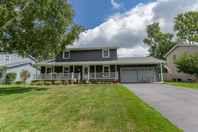 28 Stallion Circle, Greece, NY 14626