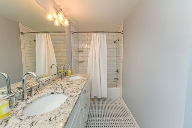 28 Stallion Circle, Greece, NY 14626