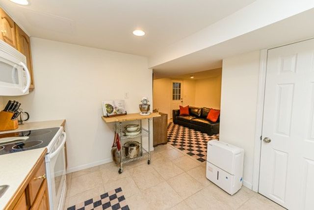 28 Stallion Circle, Greece, NY 14626