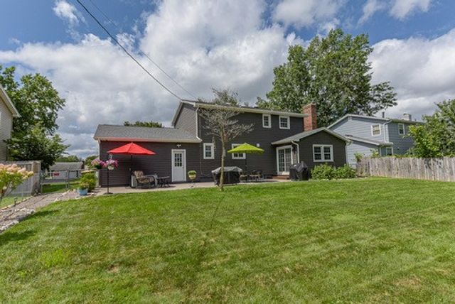 28 Stallion Circle, Greece, NY 14626