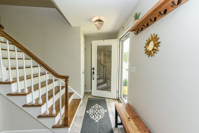 28 Stallion Circle, Greece, NY 14626