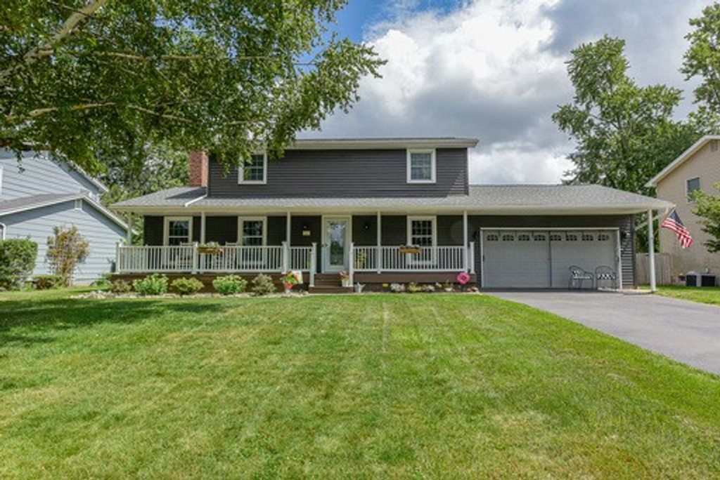28 Stallion Circle, Greece, NY 14626