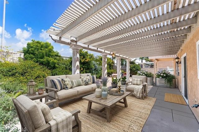 15556 Skylark, Fontana, CA 92336
