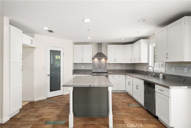 15556 Skylark, Fontana, CA 92336