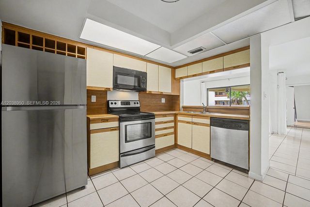 8830 SW 123rd Ct I-308, Miami, FL 33186