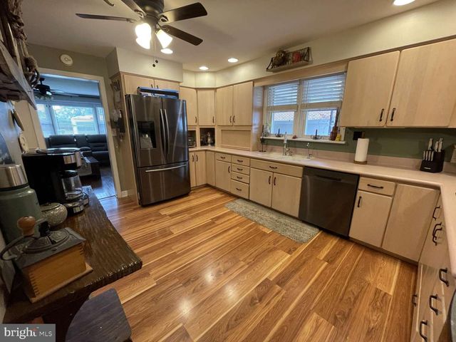 914 NEW HOPE ST, Norristown, PA 19401