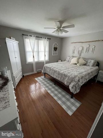 914 NEW HOPE ST, Norristown, PA 19401