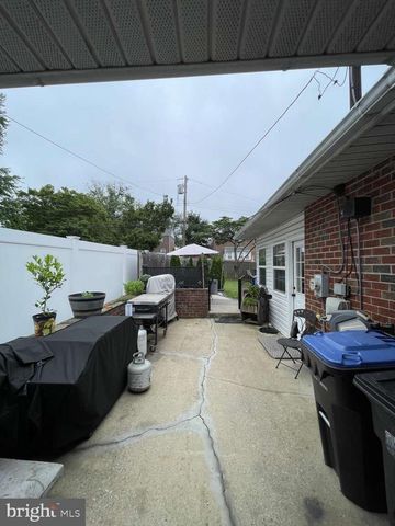 914 NEW HOPE ST, Norristown, PA 19401