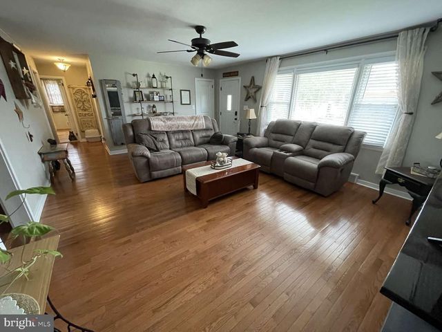 914 NEW HOPE ST, Norristown, PA 19401