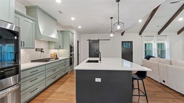 16 Overton Drive, Bella Vista, AR 72714