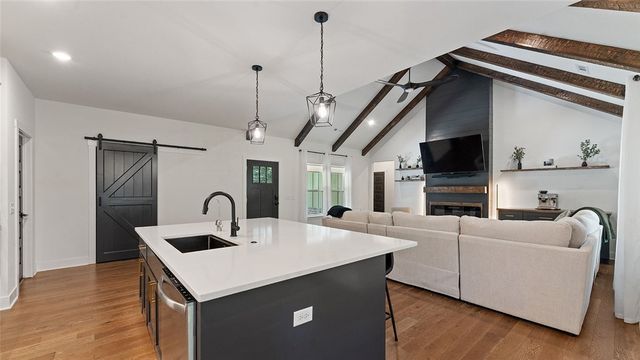 16 Overton Drive, Bella Vista, AR 72714