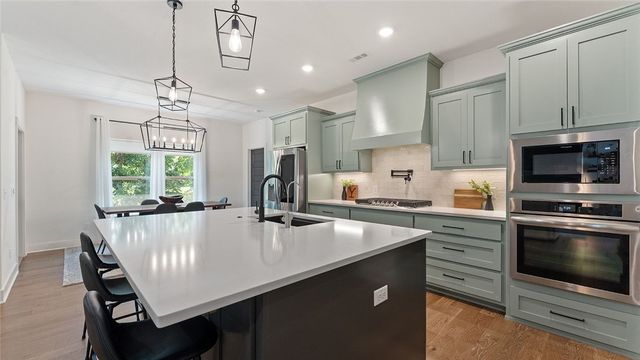 16 Overton Drive, Bella Vista, AR 72714