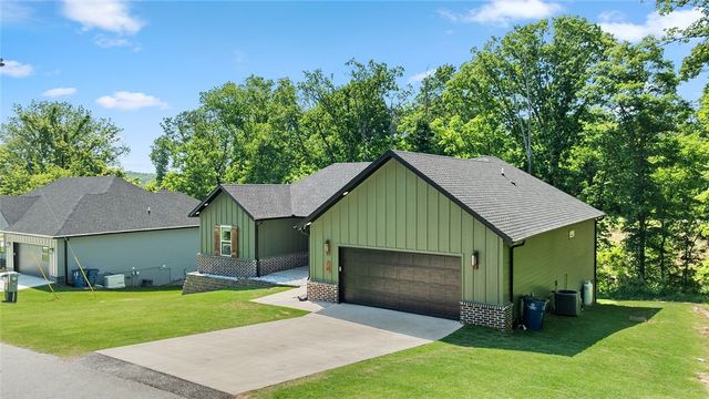 16 Overton Drive, Bella Vista, AR 72714