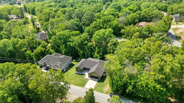 16 Overton Drive, Bella Vista, AR 72714