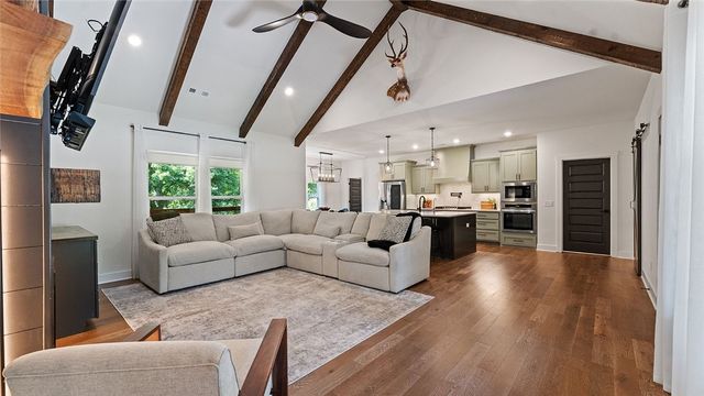16 Overton Drive, Bella Vista, AR 72714