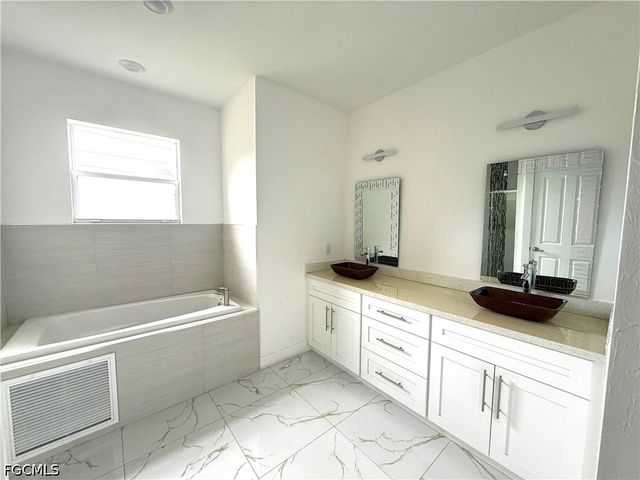 401 Prospect AVE, Lehigh Acres, FL 33972