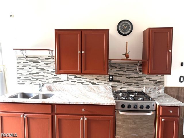 401 Prospect AVE, Lehigh Acres, FL 33972