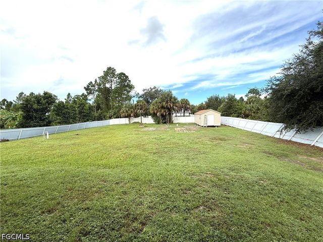 401 Prospect AVE, Lehigh Acres, FL 33972