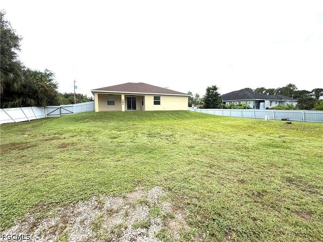 401 Prospect AVE, Lehigh Acres, FL 33972