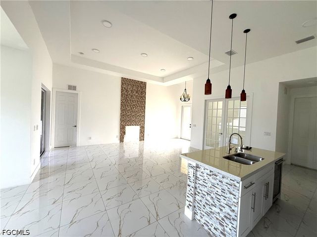 401 Prospect AVE, Lehigh Acres, FL 33972