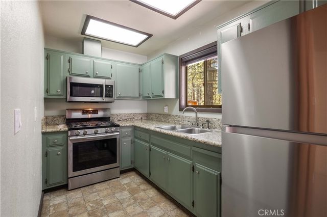 629 Sugarloaf Boulevard, Big Bear City, CA 92314