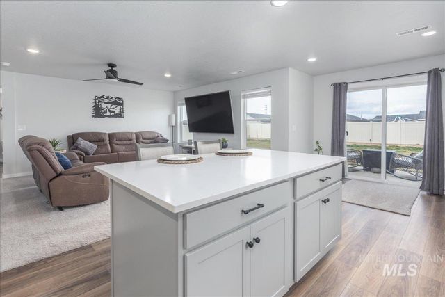 7620 E Limpkin Dr., Nampa, ID 83687