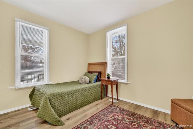 1128 Hickory Street, Lansing, MI 48912