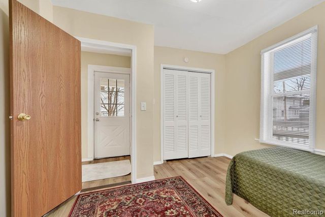 1128 Hickory Street, Lansing, MI 48912