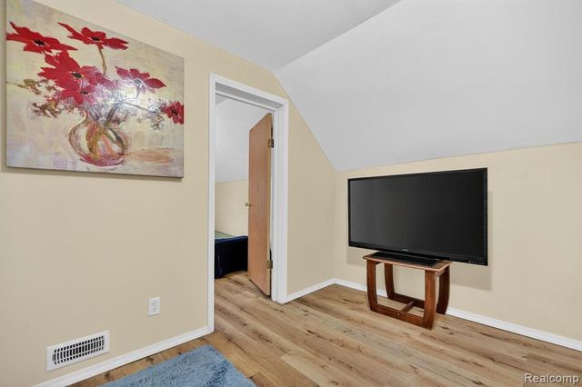 1128 Hickory Street, Lansing, MI 48912