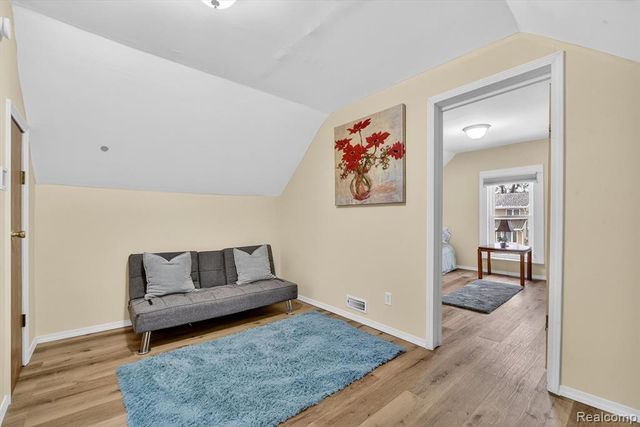 1128 Hickory Street, Lansing, MI 48912