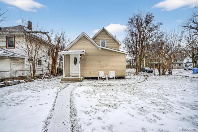 1128 Hickory Street, Lansing, MI 48912