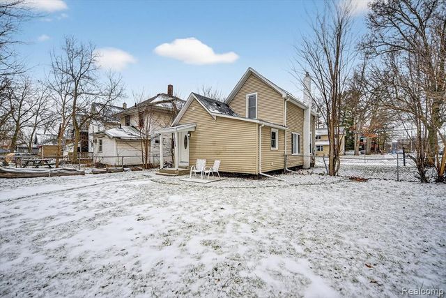 1128 Hickory Street, Lansing, MI 48912
