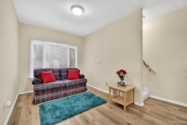 1128 Hickory Street, Lansing, MI 48912