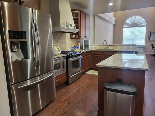 6912 Oeste Drive, Irving, TX 75039
