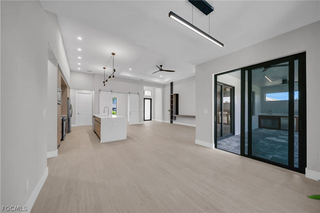 2858 SW 25th PL, Cape Coral, FL 33914