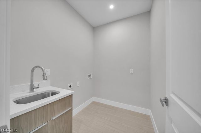 2858 SW 25th PL, Cape Coral, FL 33914