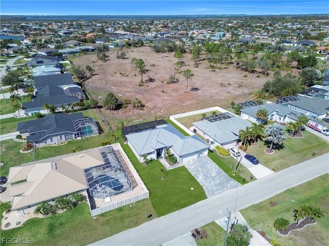 2858 SW 25th PL, Cape Coral, FL 33914