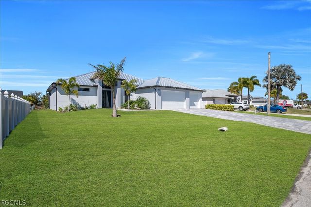 2858 SW 25th PL, Cape Coral, FL 33914