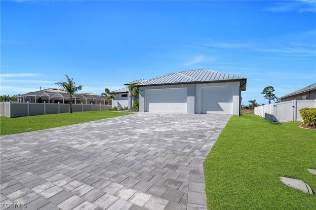 2858 SW 25th PL, Cape Coral, FL 33914