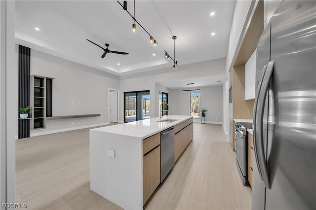 2858 SW 25th PL, Cape Coral, FL 33914